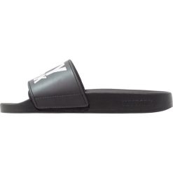 Sandały damskie: Ivy Park LOGO SLIDES Sandały kąpielowe black
