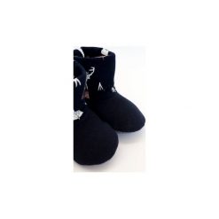 Bambosze dla dziecka Buty dla niemowlaka Buty dla dziecka Buty niechodki Prezent dla dziecka Buty z miękką podeszwą. Niebieskie spodnie niemowlęce marki Mimi monster alicja Łaciak, z bawełny. Za 49,00 zł.