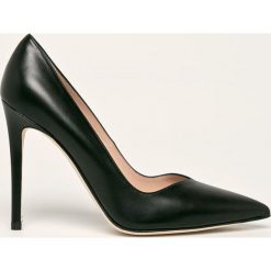 Stuart Weitzman - Szpilki Anny 105. Czarne szpilki Stuart Weitzman, bez wzorów, ze skóry, bez obcasa, na obcasie, bez zapięcia. W wyprzedaży za 999,90 zł.