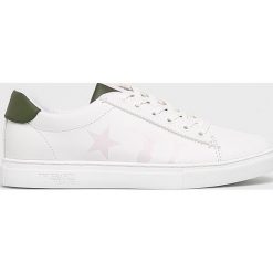 Trussardi Jeans - Buty. Białe buty sportowe damskie Trussardi Jeans, bez wzorów, z jeansu, sportowe. W wyprzedaży za 299,90 zł.