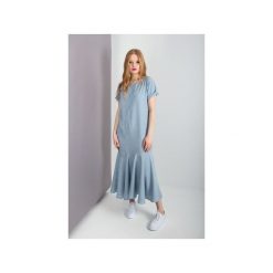 Sukienka CAMILA DRESS. Niebieskie bez kategorii marki MeMola, na co dzień, s, z wiskozy, sportowe, z dekoltem w łódkę, z krótkim rękawem, mini, rozkloszowane. Za 299,00 zł.