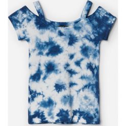T-shirt z efektem tie dye - Granatowy. Niebieskie t-shirty damskie Reserved, bez wzorów, bez kołnierzyka. W wyprzedaży za 19,99 zł.