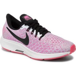 Buty NIKE - Air Zoom Pegasus 35 942855 406 Half Blue/Black/Hyper Pink. Różowe buty sportowe damskie Nike, bez wzorów, z tworzywa sztucznego, sportowe, do biegania, nike zoom. W wyprzedaży za 349,00 zł.