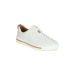 Buty Clarks UN MAUI LACE. Białe trampki i tenisówki damskie marki Clarks, bez wzorów, bez zapięcia. Za 439,00 zł.