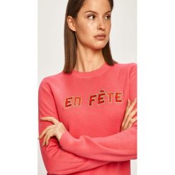 Scotch & Soda - Sweter. Czerwone swetry damskie Scotch & Soda, s, z aplikacjami, z wiskozy, bez rękawów, bez kaptura. W wyprzedaży za 299,90 zł.