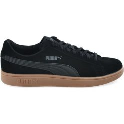 Czarne Buty Puma Smash V2 M 364989 15. Czarne buty sportowe męskie Puma, z zamszu, bez zapięcia. W wyprzedaży za 249,00 zł.