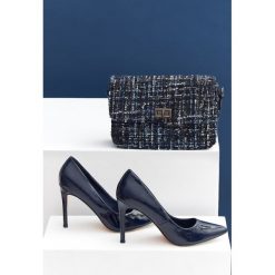 MAŁA TOREBKA W KRATĘ. Szare torebki klasyczne damskie marki Top Secret, małe. Za 59,99 zł.