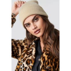 NA-KD Accessories Czapka Basic - Beige. Brązowe czapki damskie NA-KD Accessories, bez wzorów, z materiału. Za 40,95 zł.