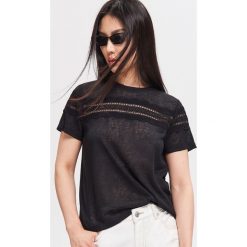 Bluzka z koronkową wstawką - Czarny. Czarne bluzki damskie Reserved, xl, bez wzorów, z koronki, bez kołnierzyka, bez rękawów. W wyprzedaży za 19,99 zł.