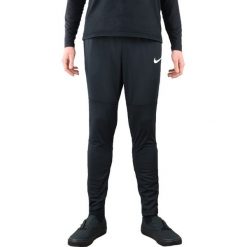 Nike Dry Park 20 Pant BV6877-010. Czarne spodnie męskie Nike, bez wzorów, z poliesteru. W wyprzedaży za 109,99 zł.