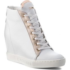 Sneakersy CARINII - B4078 L46-F76-000-B88. Białe sneakersy damskie Carinii, z materiału. W wyprzedaży za 299,00 zł.