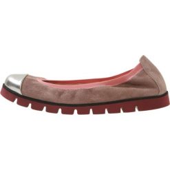 Pretty Ballerinas POWER/ANGELIS Baleriny silver/malin blokita bordeaux kors. Czarne baleriny damskie marki Pretty Ballerinas. Za 759,00 zł.