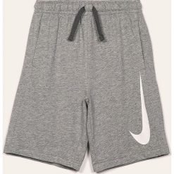 Nike Kids - Szorty dziecięce 122-170 cm. Szare spodenki chłopięce Nike Kids, bez wzorów, z bawełny, casualowe. W wyprzedaży za 79,90 zł.