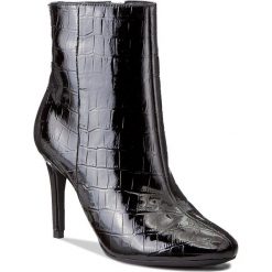 Botki GUESS - Binty2 FLBN23 PAC10 BLACK. Czarne botki damskie na obcasie marki Guess, z materiału. W wyprzedaży za 369,00 zł.