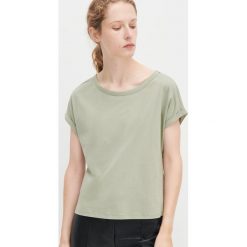 Bluzka z dekoltem na plecach - Khaki. Brązowe bluzki damskie Reserved, s, bez wzorów, z dekoltem na plecach, bez rękawów. Za 49,99 zł.
