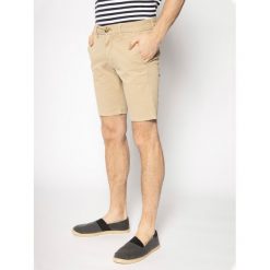 Szorty materiałowe Guess Daniel M02D05 WCRK1. Czarne spodenki i szorty męskie Guess, m, z aplikacjami, z elastanu. W wyprzedaży za 299,00 zł.