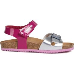 Geox - Sandały dziecięce. Czerwone sandały dziewczęce Geox, ze skóry, bez zapięcia. W wyprzedaży za 119,90 zł.