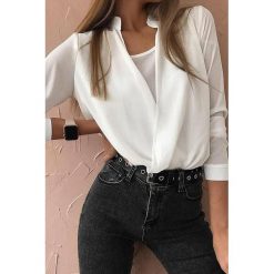 Bluzka damska ZALANA WHITE. Białe bluzki damskie IVET, bez wzorów, z materiału, eleganckie, bez kołnierzyka, bez rękawów. W wyprzedaży za 79,00 zł.