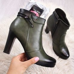 Botki damskie na słupku zielone Ladies Style - zielony. Zielone botki damskie LADIES STYLE, bez obcasa, na słupku, bez zapięcia. Za 139,99 zł.