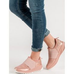 WYGODNE WSUWANE TRAMPKI. Czarne trampki i tenisówki damskie marki Ideal Shoes, bez wzorów, bez zapięcia. Za 53,00 zł.