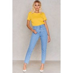 Jeansy damskie: Kristin Sundberg for NA-KD Jeansy Not Your Baby – Blue