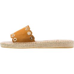 Chodaki damskie: Kanna ARIEL Klapki camel