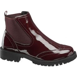 Lakierowane botki damskie Vero Moda w bordowym kolorze Vero Moda bordowe. Czerwone botki damskie Vero Moda, z materiału, bez obcasa, na obcasie, bez zapięcia. Za 199,90 zł.