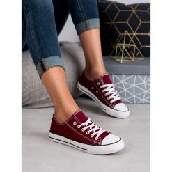 BURGUNDOWE TRAMPKI. Czerwone trampki i tenisówki damskie SHELOVET, bez wzorów, bez zapięcia. Za 40,90 zł.
