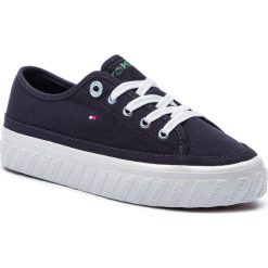 Tenisówki TOMMY HILFIGER - Outsole Detail Flatform Sneaker FW0FW04134 Midnight 403. Niebieskie półbuty damskie TOMMY HILFIGER, na co dzień, bez wzorów, z gumy, bez obcasa, na płaskiej podeszwie, bez zapięcia. Za 359,00 zł.