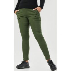 Ciemnozielone Spodnie Grynrya. Zielone spodnie damskie Born2be, xl, bez wzorów, z tkaniny. Za 69,99 zł.