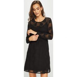 Vero Moda - Sukienka. Zielone sukienki damskie Vero Moda, na co dzień, s, bez wzorów, z poliesteru, casualowe, z okrągłym kołnierzem, z długim rękawem, długie, mini, rozkloszowane. W wyprzedaży za 99,90 zł.