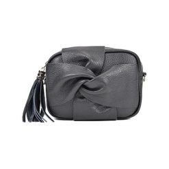 Torebka w kolorze czarnym - (S)21 x (W)16 x (G)7 cm. Czarne torebki klasyczne damskie Bestsellers bags, w paski, z materiału. W wyprzedaży za 199,95 zł.
