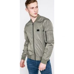 Blend - Kurtka bomber. Zielone płaszcze męskie Blend, m, bez wzorów, z poliesteru, krótkie, bez kaptura. W wyprzedaży za 69,90 zł.