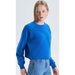 Krótka bluza - Niebieski. Niebieskie bluzy damskie marki Cropp, s, bez wzorów, z krótkim rękawem, krótkie, bez kaptura. Za 49,99 zł.