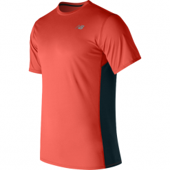 New Balance MT53061AO. Różowe koszulki męskie New Balance, na jesień, m, bez wzorów, z materiału, sportowe, bez kołnierzyka, bez rękawów. Za 39,99 zł.