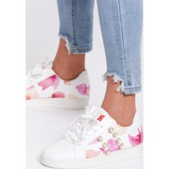 Białe Sneakersy Lucky Burble. Białe sneakersy damskie Renee, z satyny. Za 59,99 zł.