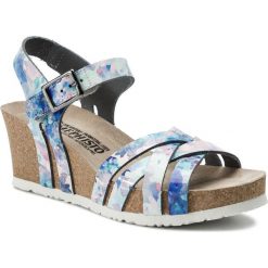 Sandały MEPHISTO - Lanny L3025 Sky Blue. Niebieskie klapki damskie Mephisto, bez wzorów, ze skóry, bez obcasa, na obcasie. W wyprzedaży za 399,00 zł.