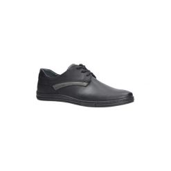 Buty Casu Czarne półbuty skórzane sznurowane J-19/10/140. Czarne trampki męskie Casu, bez wzorów, na sznurówki. Za 149,99 zł.