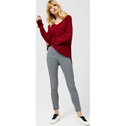 Legginsy w kratkę z lampasami. Szare spodnie damskie Moodo, xs, w kratkę, z elastanu. Za 34,99 zł.
