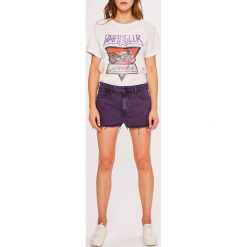 Wrangler - Szorty. Szare szorty jeansowe damskie marki Wrangler, casualowe. Za 239,90 zł.