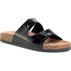 Klapki LEE COOPER - LCWL-20-35-033 Black. Czarne klapki damskie Lee Cooper, bez wzorów, ze skóry ekologicznej, bez obcasa. Za 69,00 zł.