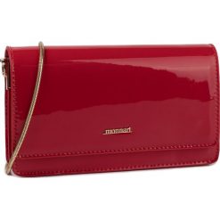Torebka MONNARI - BAGA950-005 Red Lacquer. Czerwone torebki klasyczne damskie Monnari, bez wzorów, ze skóry ekologicznej, eleganckie, bez dodatków. W wyprzedaży za 109,00 zł.