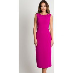 Dopasowana sukienka w kolorze fuksji BIALCON. Czerwone sukienki damskie BIALCON, na co dzień, l, bez wzorów, eleganckie, bez kołnierzyka, bez rękawów, proste. W wyprzedaży za 202,00 zł.