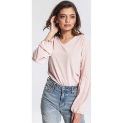 Różowa Bluzka More Select. Różowe bluzki damskie marki other, xxl, bez wzorów, klasyczne, z klasycznym kołnierzykiem, z długim rękawem. Za 34,99 zł.