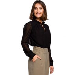 Bluzka szyfonowa gładka z długimi rękawami - czarna. Czarne bluzki damskie Style, s, bez wzorów, z poliesteru, eleganckie, ze stójką, z długim rękawem. Za 159,00 zł.