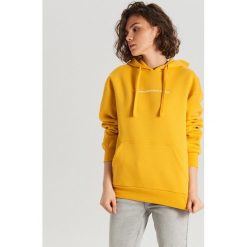 Bluza z kapturem - Żółty. Żółte bluzy damskie Cropp, xl, bez wzorów, bez rękawów, z kapturem. Za 79,99 zł.