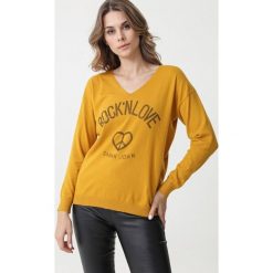 Żółty Sweter Crystal Brook. Żółte swetry damskie Born2be, s, bez wzorów, bez rękawów, bez kaptura. W wyprzedaży za 59,99 zł.
