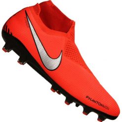 Buty piłkarskie Nike Phantom Vsn Elite Df AG-Pro M AO3261-600. Czerwone buty sportowe męskie Nike, na wiosnę, z materiału, na sznurówki, do piłki nożnej. W wyprzedaży za 889,00 zł.