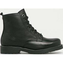 S. Oliver - Workery skórzane. Czarne workery damskie S.Oliver, ze skóry, z okrągłym noskiem, bez obcasa, na obcasie, na sznurówki. Za 329,90 zł.