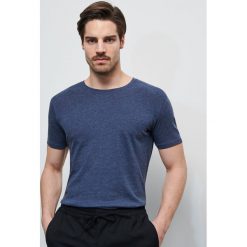 Gładki T-shirt basic - Granatowy. Niebieskie t-shirty męskie Reserved, s, bez wzorów, bez kołnierzyka. W wyprzedaży za 19,99 zł.